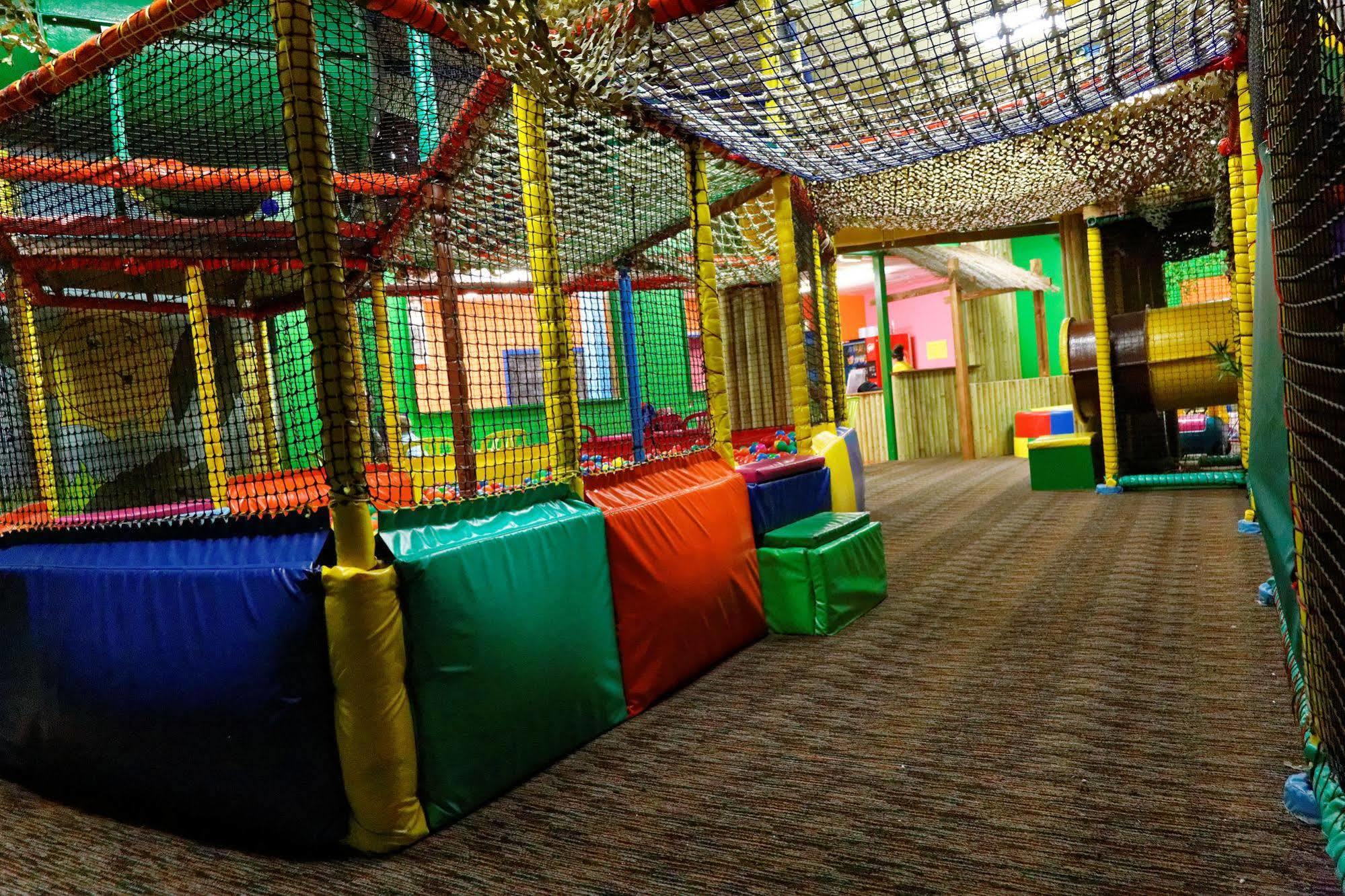 Pontins-Southport Holiday Park Екстериор снимка